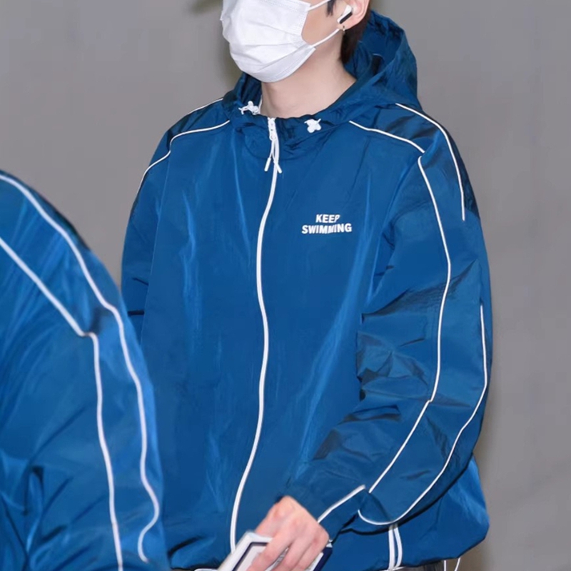 เสื้อแจ็คเก็ตกันลมมีฮู้ดสีน้ำเ - Windbreaker Anime Merchandise บทวิจารณ์และราคา